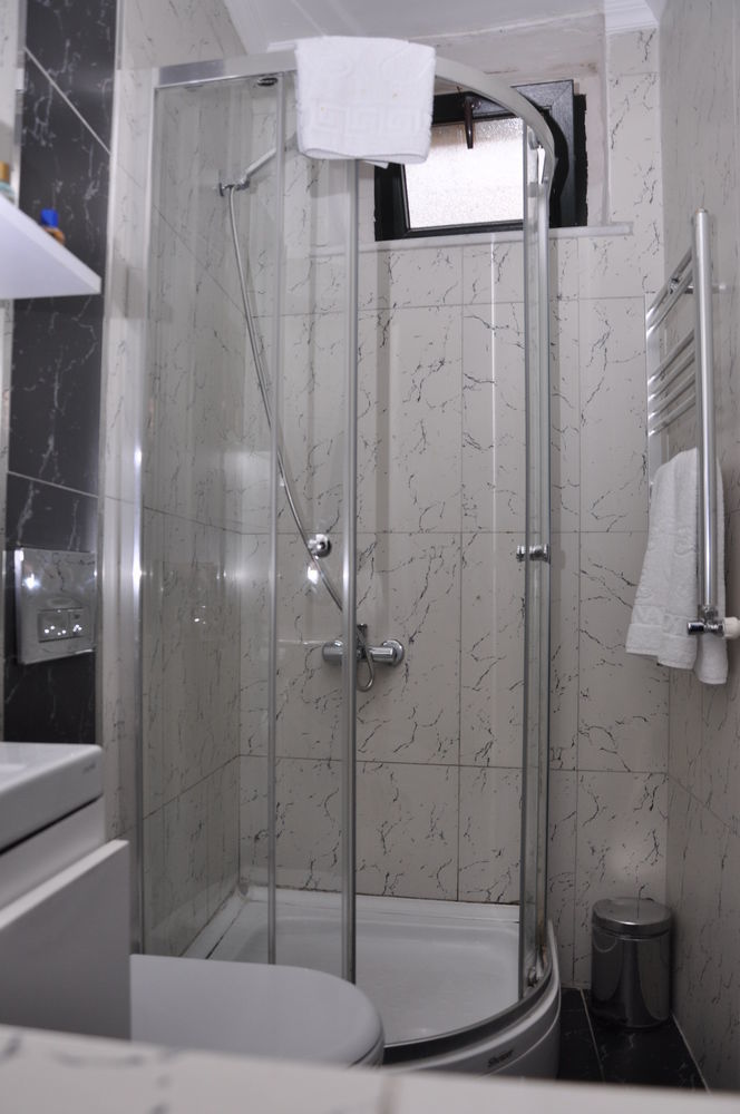Monarch Hotel Истанбул Екстериор снимка