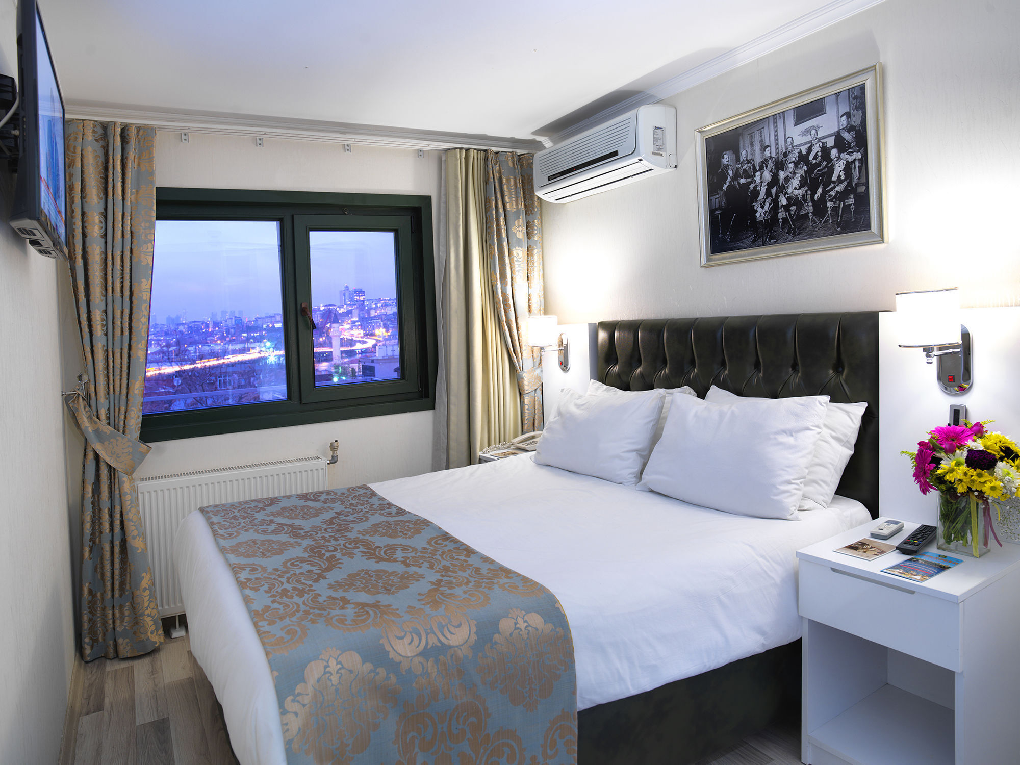 Monarch Hotel Истанбул Екстериор снимка